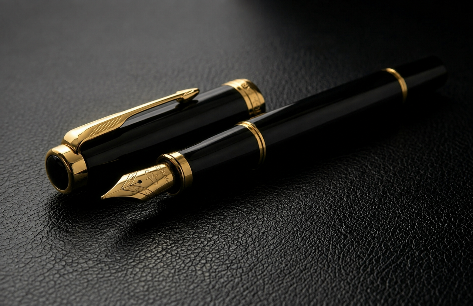 Black and gold fountain pen for engraving preview